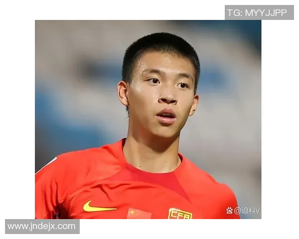 被忽视的足球天才如何在逆境中崛起与证明自己