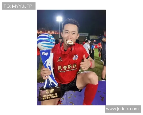 李铁足球明星的真实姓名及其职业生涯成就揭秘 李铁足球明星的真实姓名及其职业生涯成就揭秘